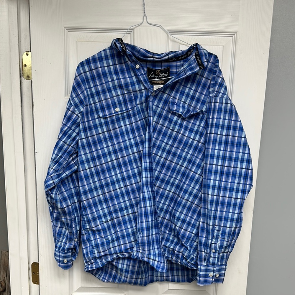 Wrangler Blue Plaid Casual Button Down Shirt